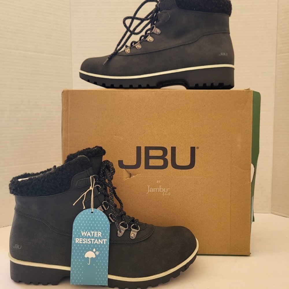 .Women's black  Creek Water-Resistant Lace-Up Booties - 10